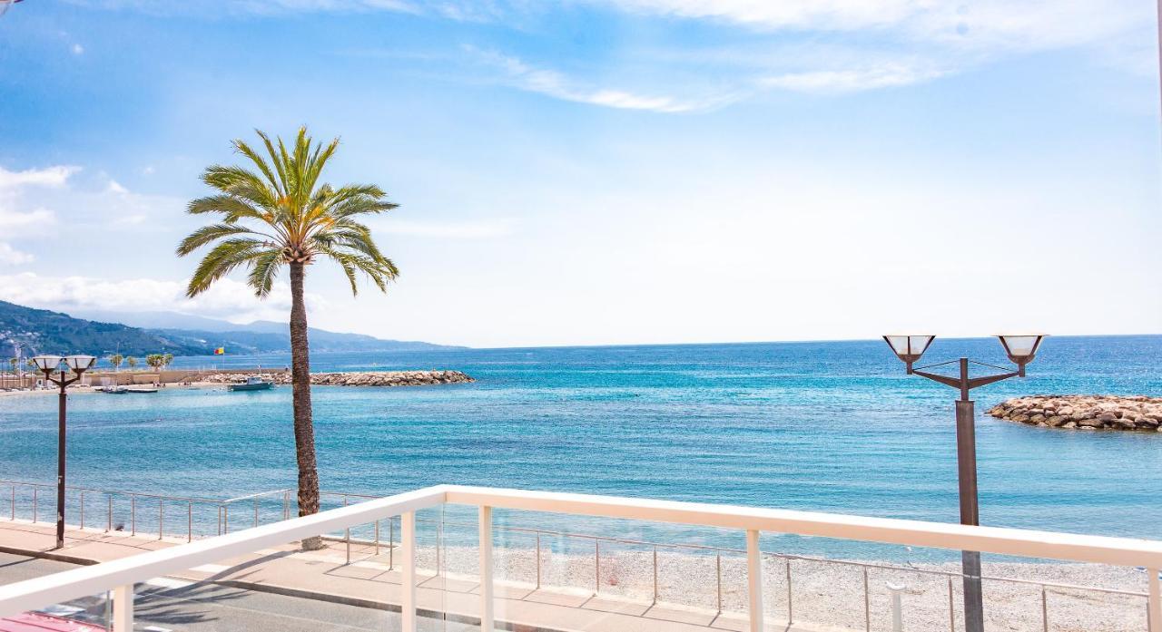 Hotel Et Appartements Reine D'Azur ロクブリュヌ＝カップ＝マルタン エクステリア 写真