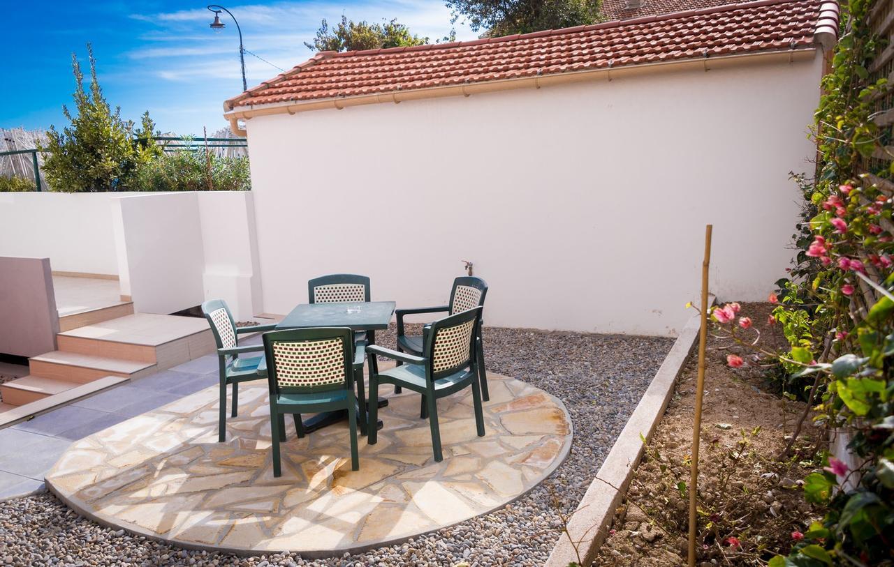 Hotel Et Appartements Reine D'Azur ロクブリュヌ＝カップ＝マルタン エクステリア 写真